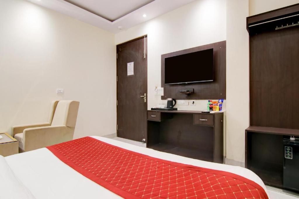 Hotel De Hocks Deluxe - New Delhi Railway Station Екстериор снимка