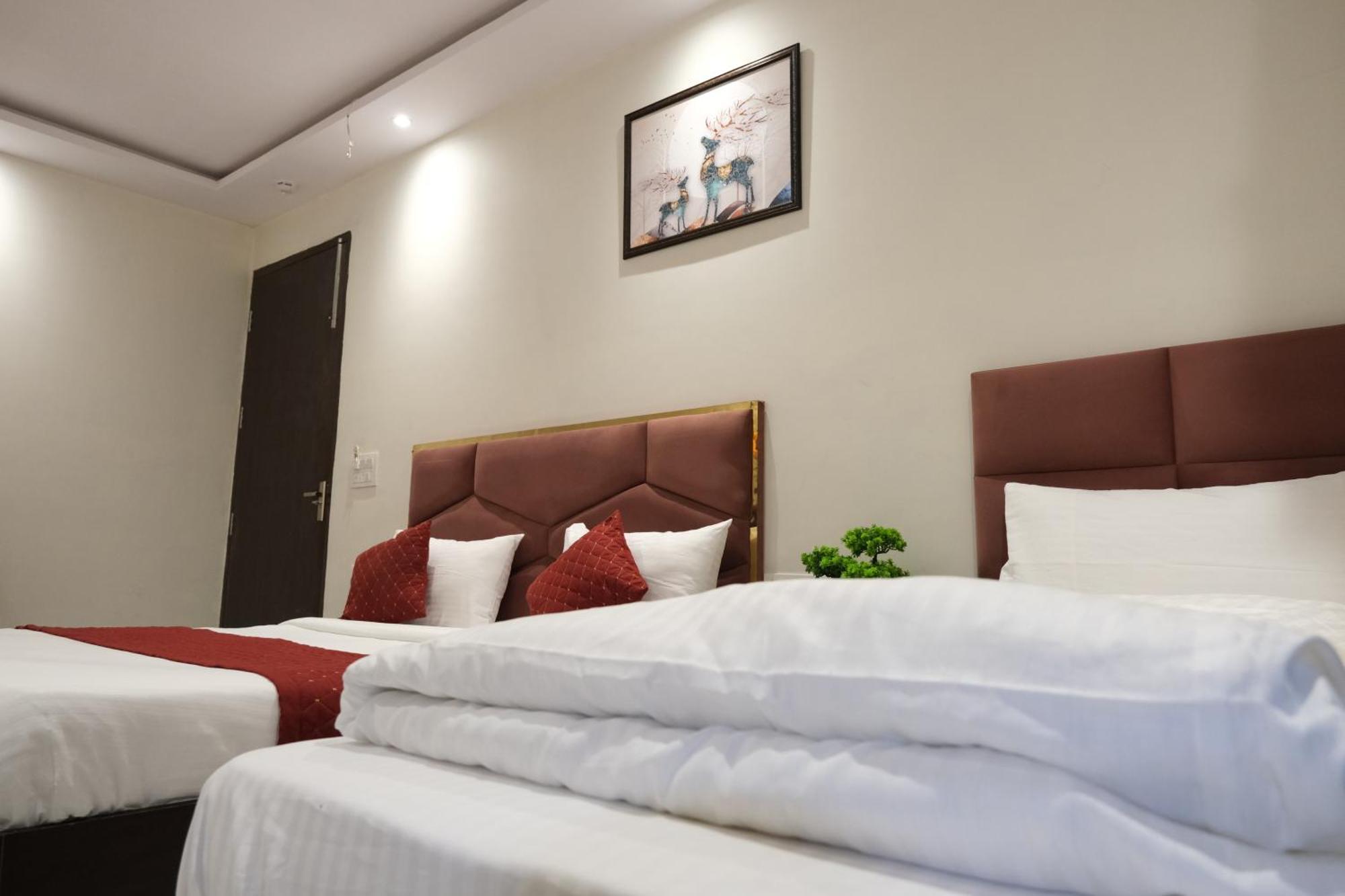 Hotel De Hocks Deluxe - New Delhi Railway Station Екстериор снимка