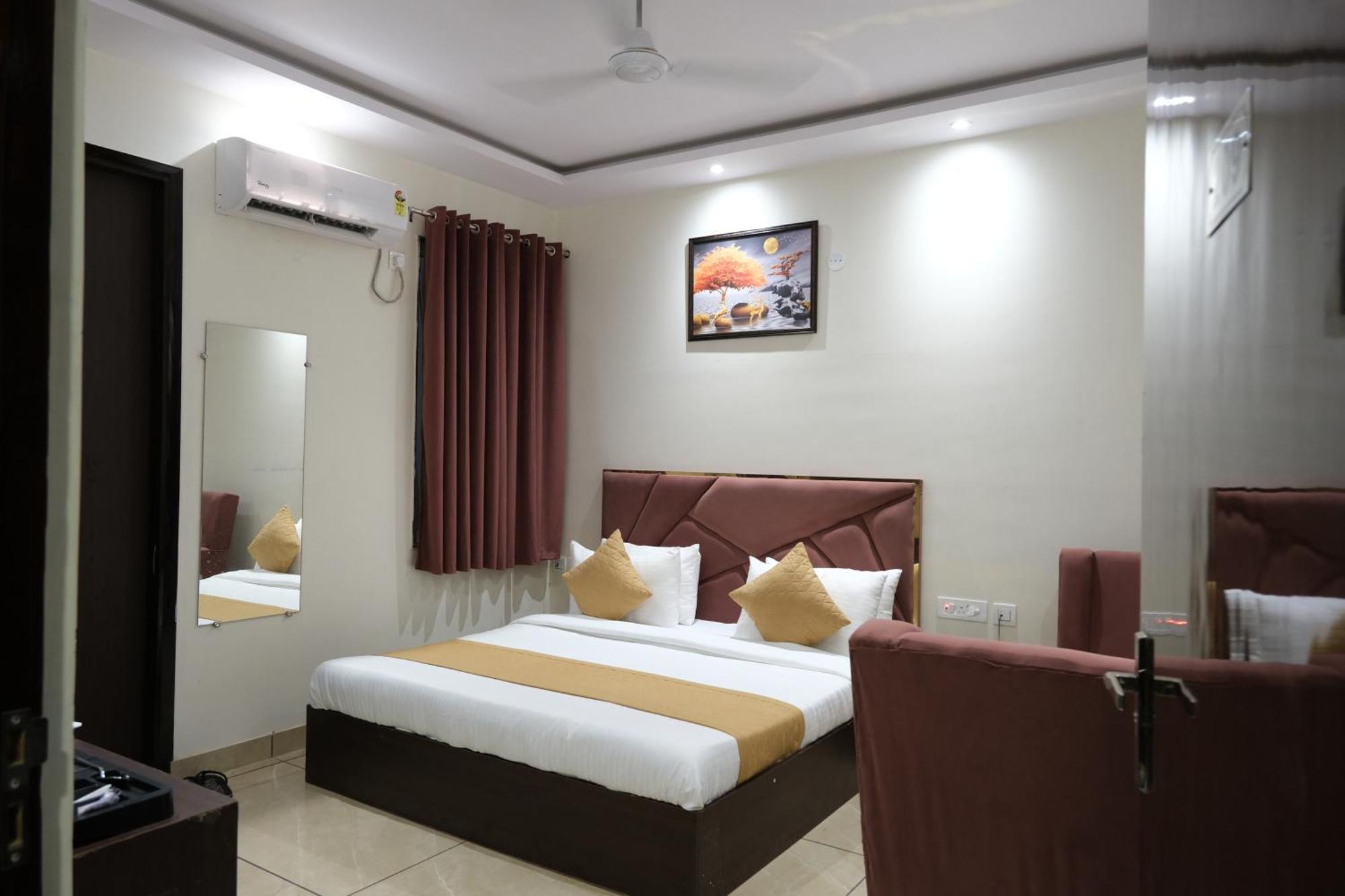 Hotel De Hocks Deluxe - New Delhi Railway Station Екстериор снимка