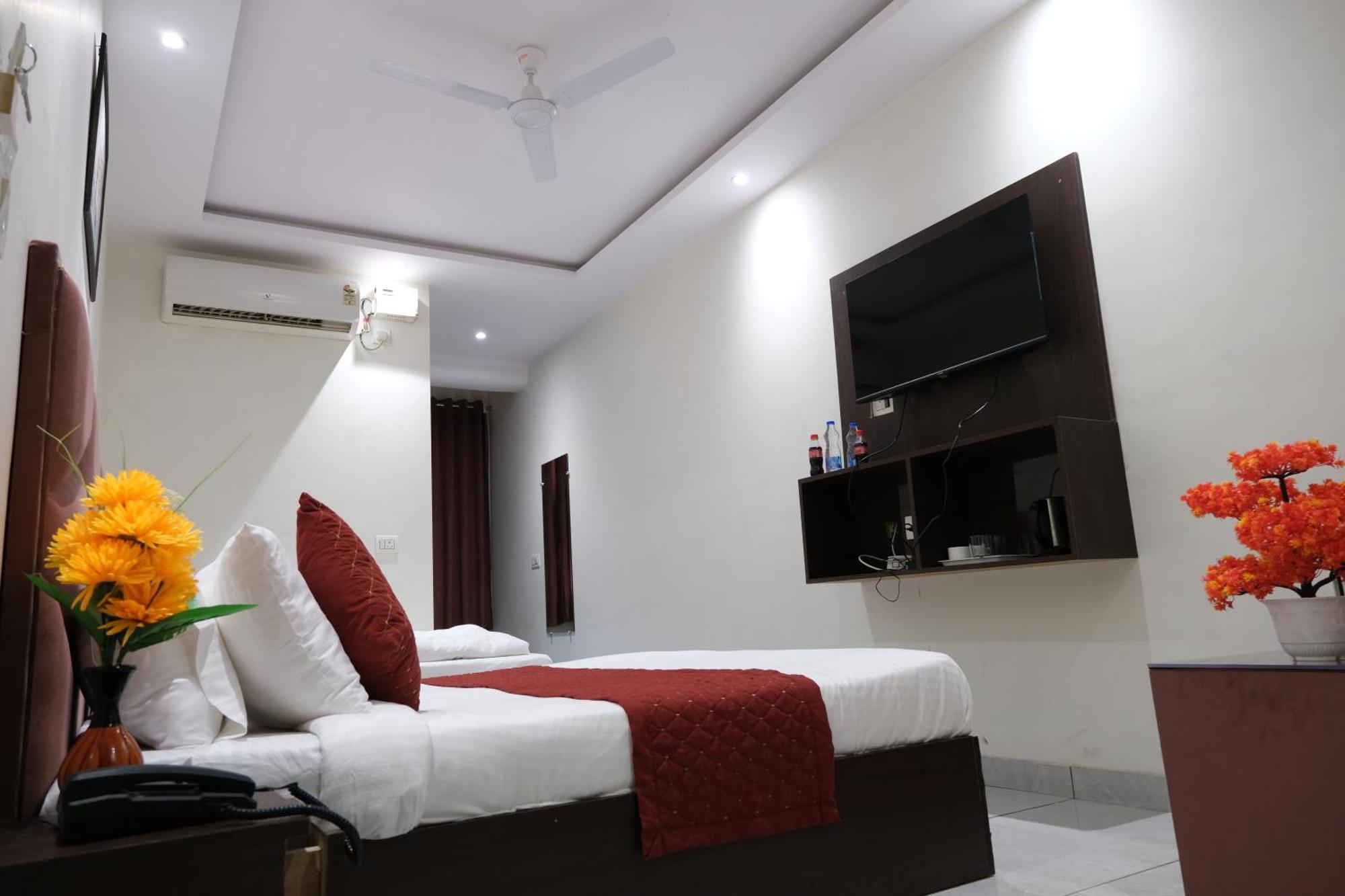 Hotel De Hocks Deluxe - New Delhi Railway Station Екстериор снимка
