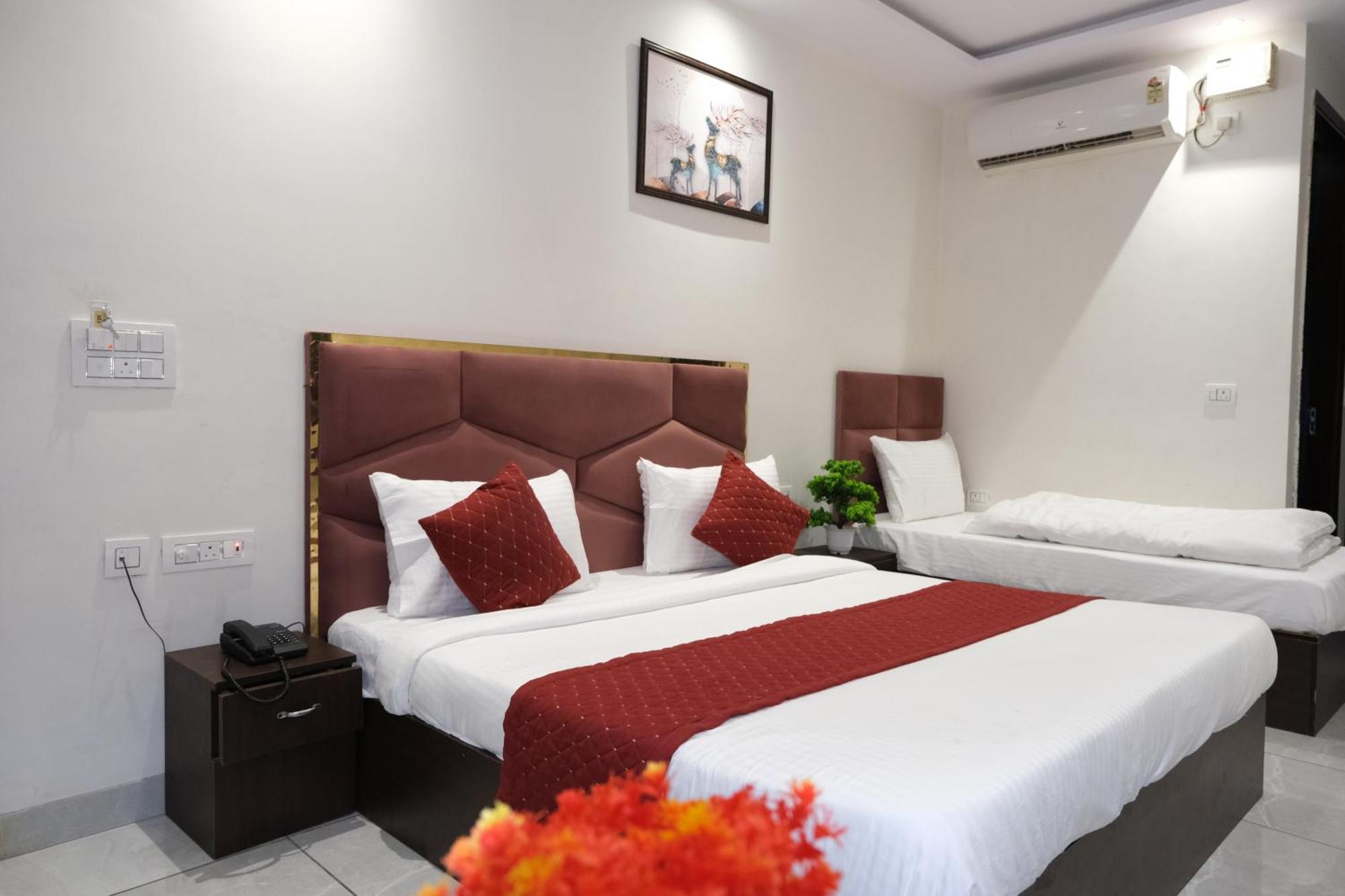 Hotel De Hocks Deluxe - New Delhi Railway Station Екстериор снимка