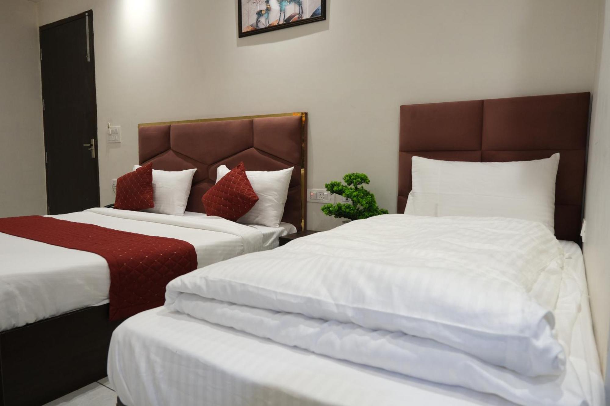 Hotel De Hocks Deluxe - New Delhi Railway Station Екстериор снимка