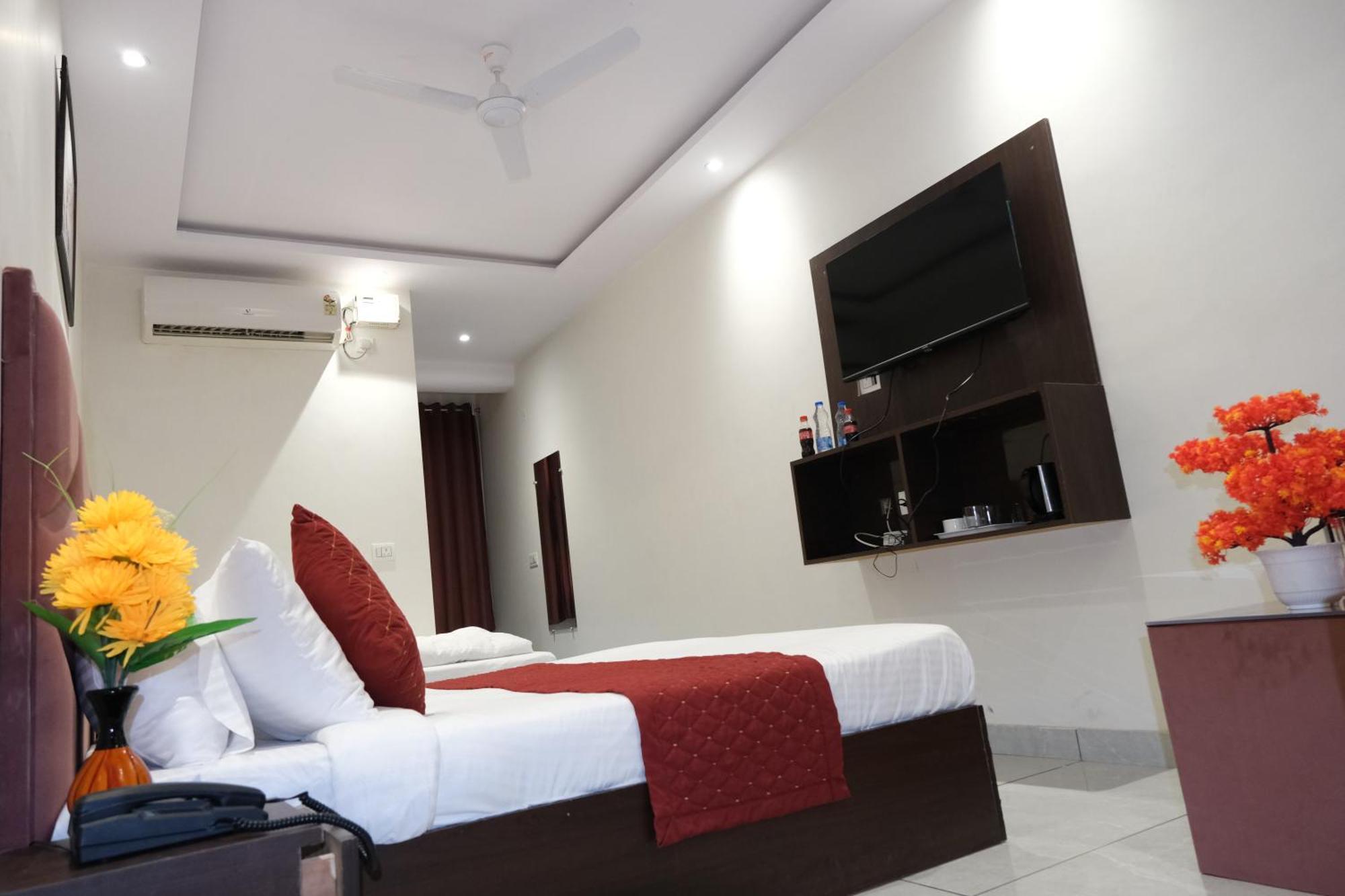 Hotel De Hocks Deluxe - New Delhi Railway Station Екстериор снимка