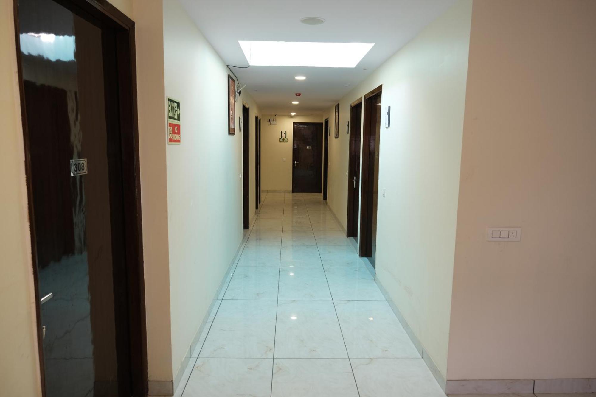 Hotel De Hocks Deluxe - New Delhi Railway Station Екстериор снимка