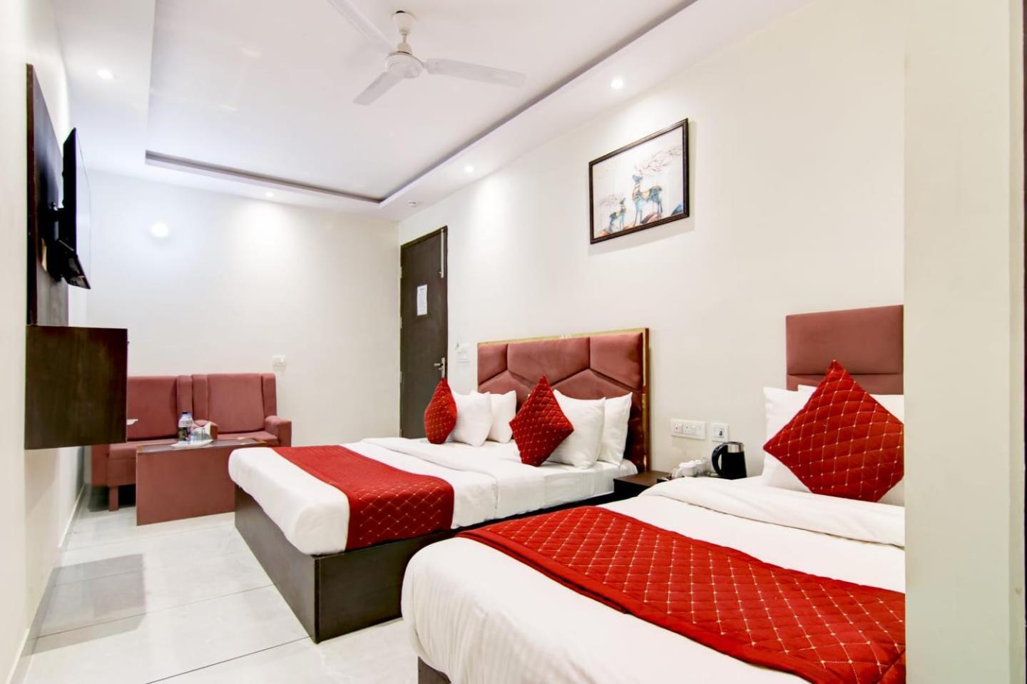 Hotel De Hocks Deluxe - New Delhi Railway Station Екстериор снимка