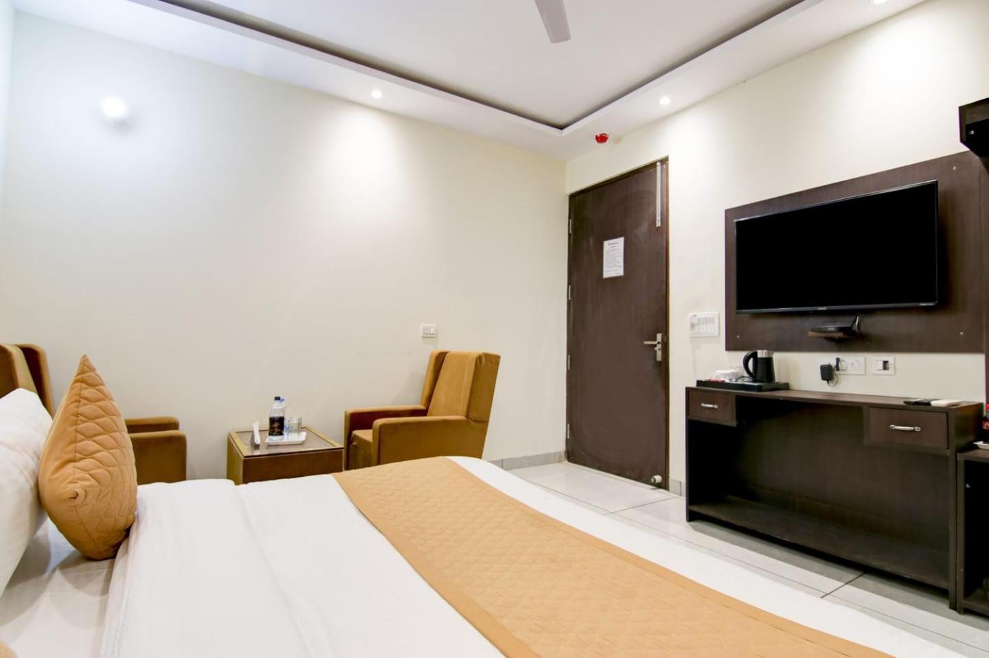 Hotel De Hocks Deluxe - New Delhi Railway Station Екстериор снимка