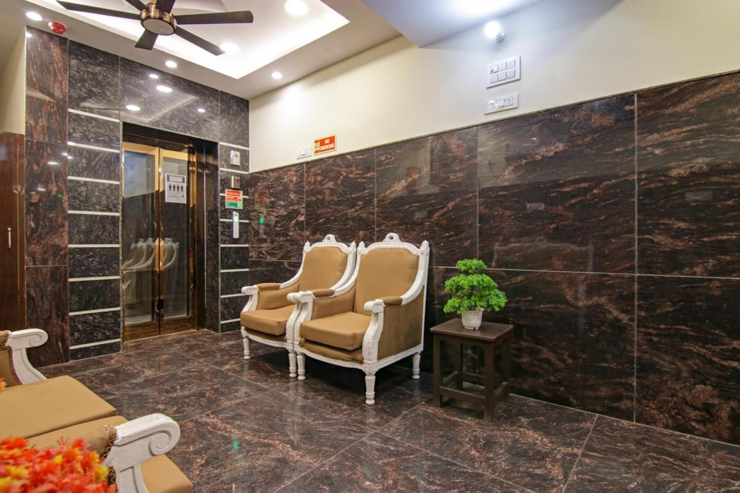 Hotel De Hocks Deluxe - New Delhi Railway Station Екстериор снимка