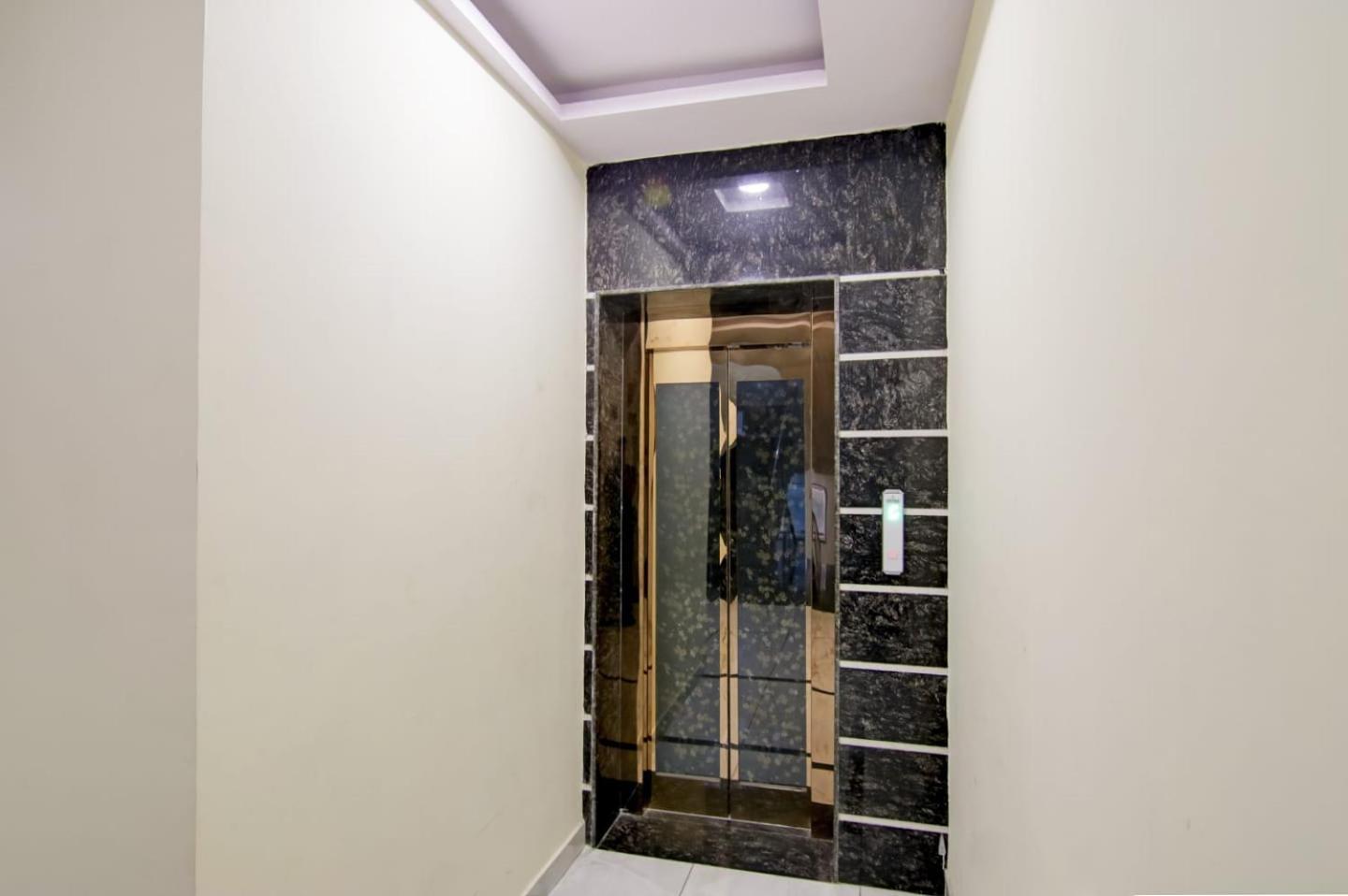 Hotel De Hocks Deluxe - New Delhi Railway Station Екстериор снимка