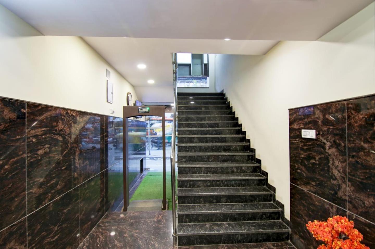 Hotel De Hocks Deluxe - New Delhi Railway Station Екстериор снимка